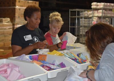 PARENTS AS TEACHERS JOINS ST. LOUIS DIAPER BANK IN GIVING BACK TO COMMUNITY DURING NATIONAL DAY OF SERVICE
