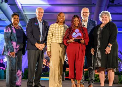Linda Freeman Receives Parent Educator of the Year Award